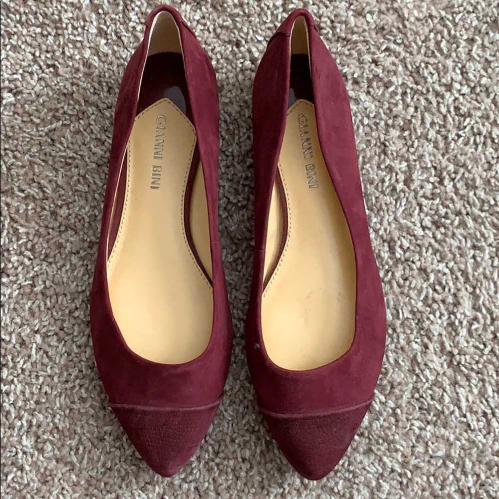 Maroon flats